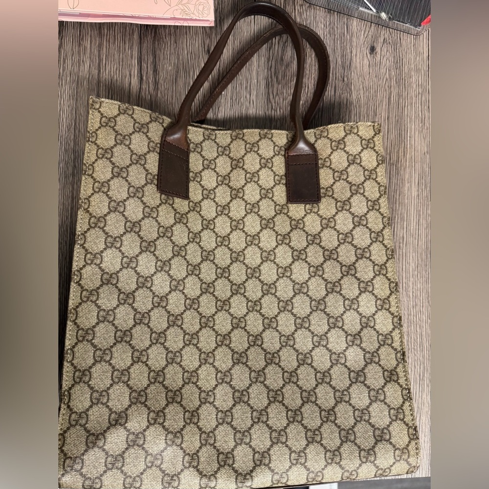 Gucci supreme tote
